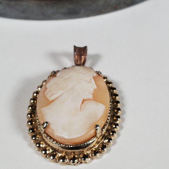 Vintage shell cameo pendant Victorian revival - Picture 6 of 8